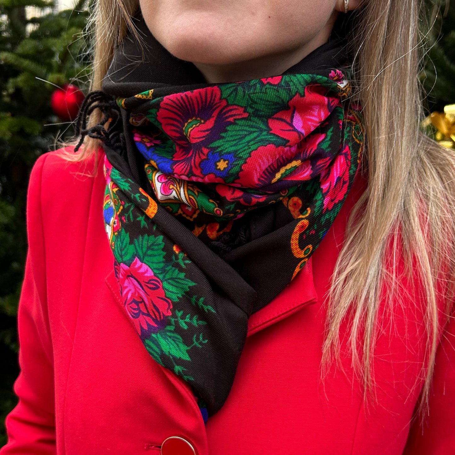 Foulard noir à fleurs - Trésors de Pologne