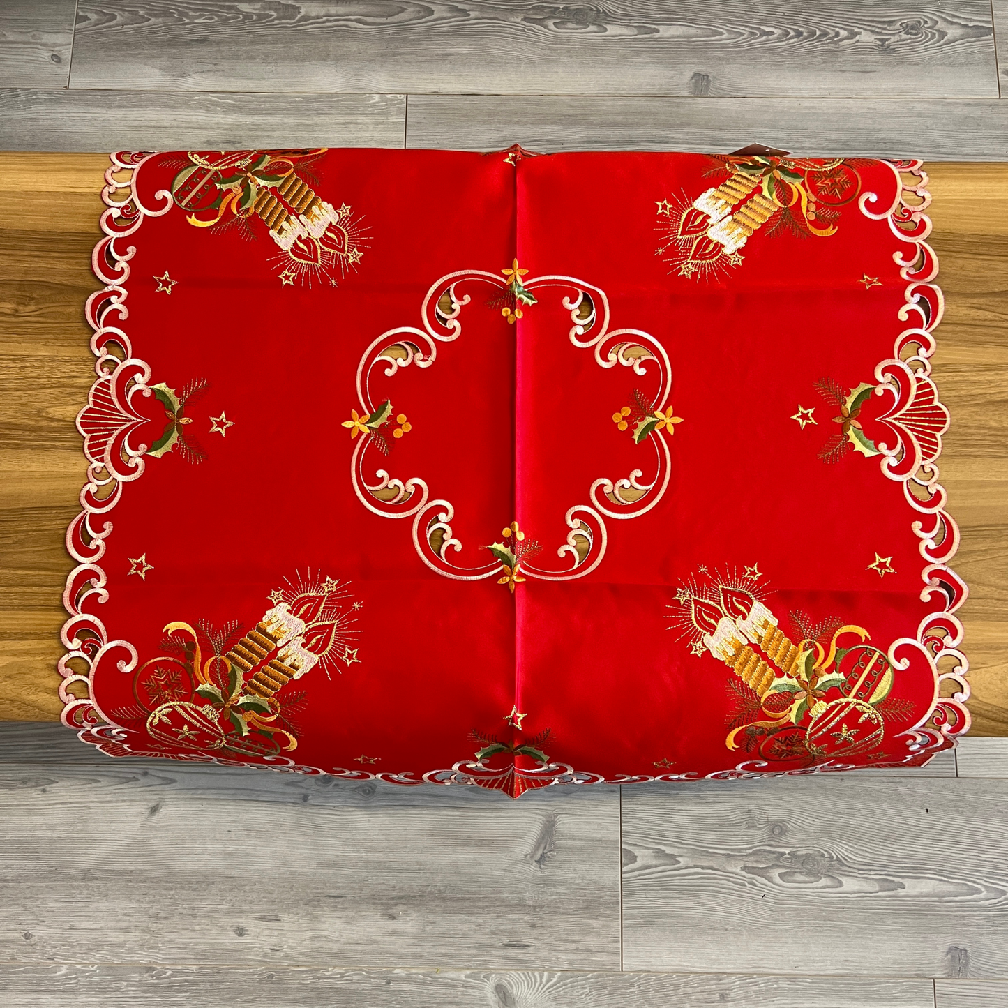 Nappes de Noël rouges rectangle, ronde ou carrée - Trésors de Pologne