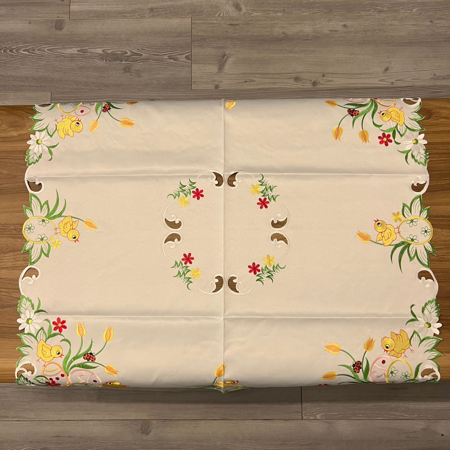 Napperons de Pâques carrés 85cm x 85 cm - Trésors de Pologne