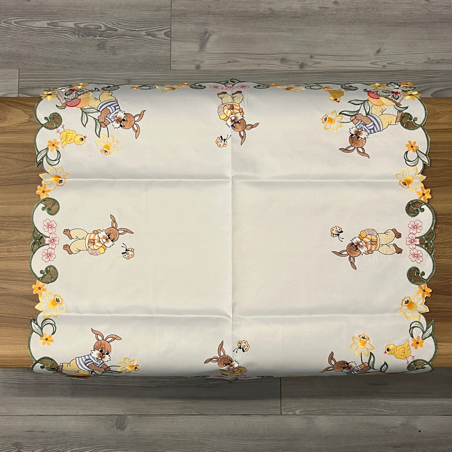 Napperons de Pâques carrés 85cm x 85 cm - Trésors de Pologne