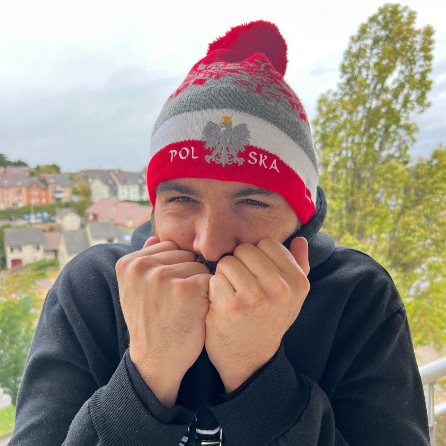 Bonnet rouge doublé Polska à pompon - Trésors de Pologne