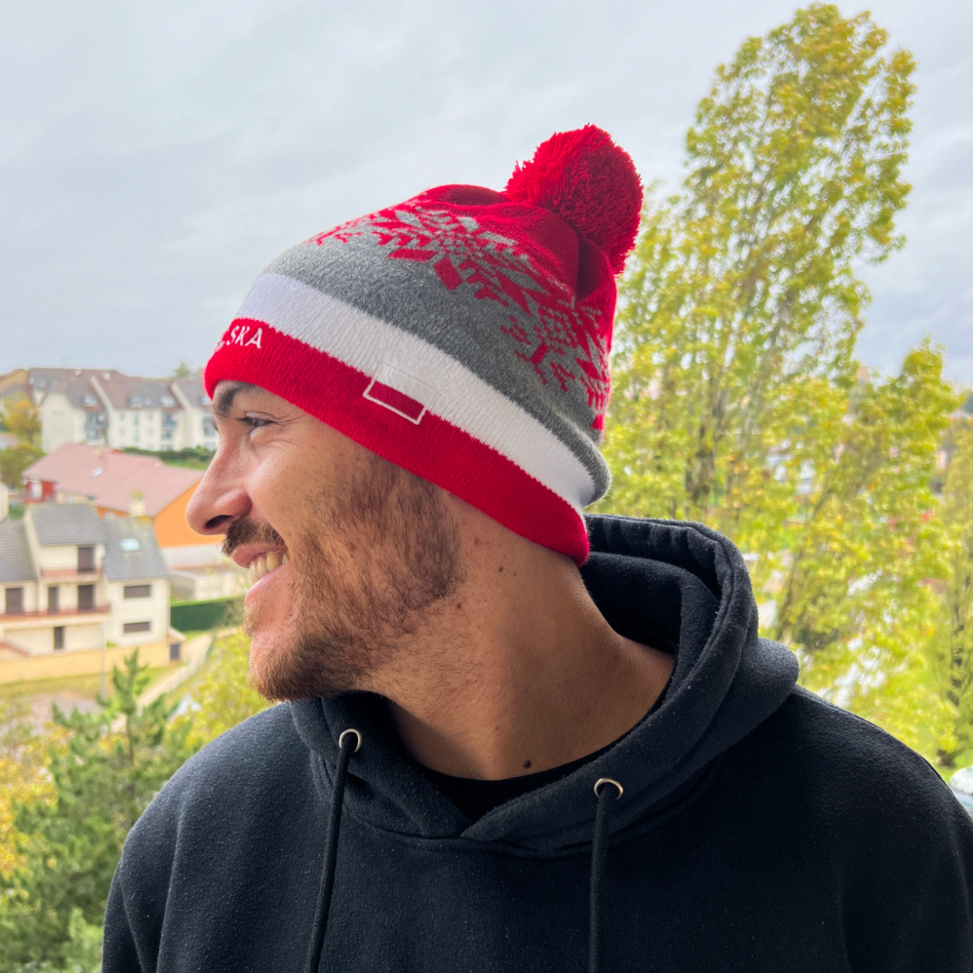 Bonnet rouge doublé Polska à pompon - Trésors de Pologne