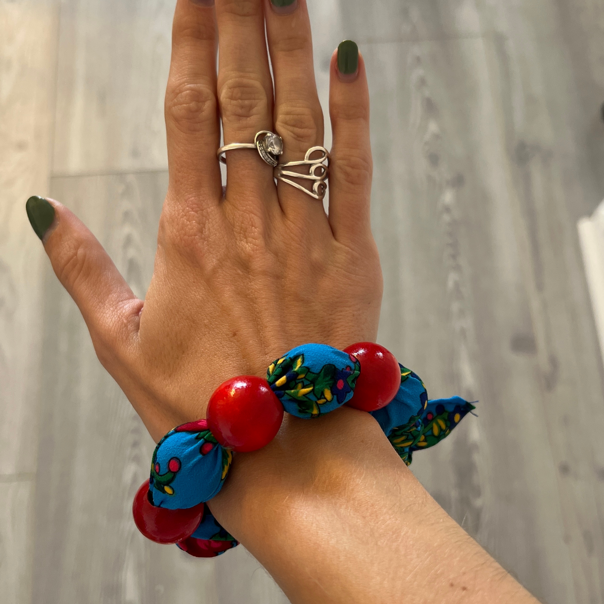 Bracelet à perles en bois folk - Trésors de Pologne