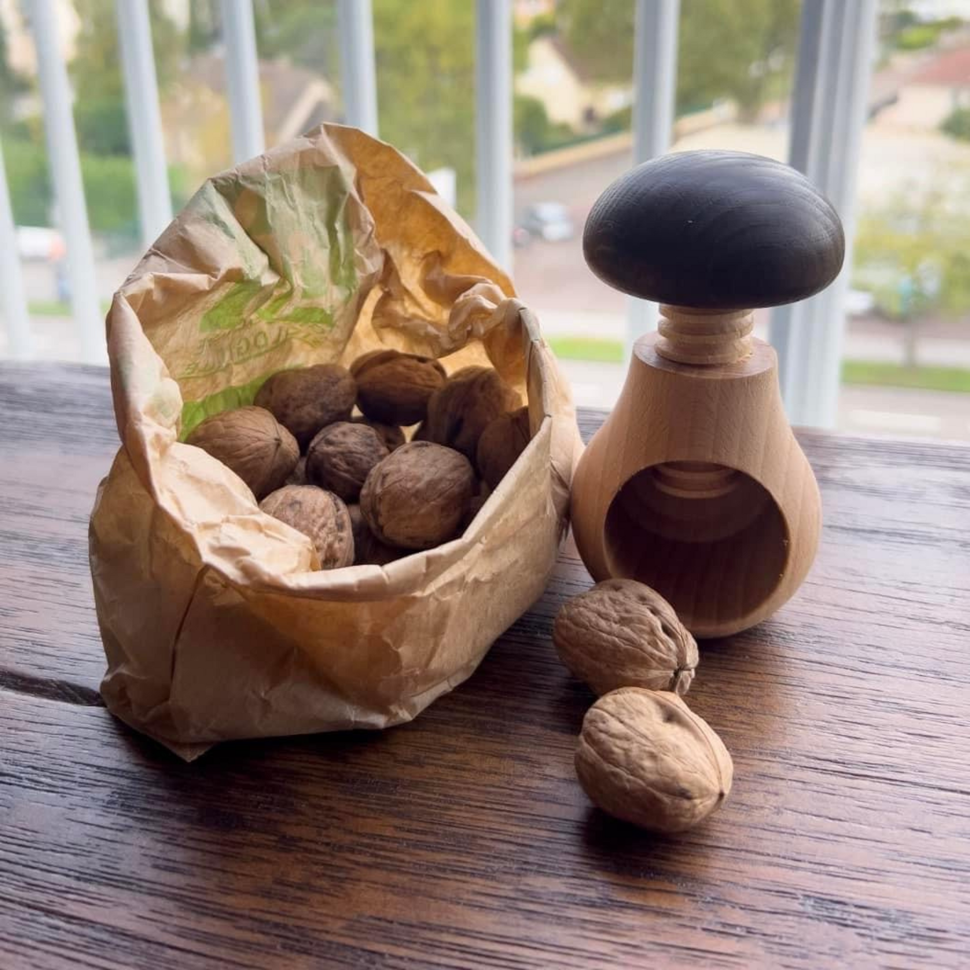 Casse noix en bois en forme de Champignon - Trésors de Pologne